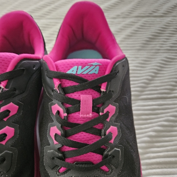 Avia Black and Pink Athletic Shoes with Modern Design Size 9 - Picture 2 of 10
